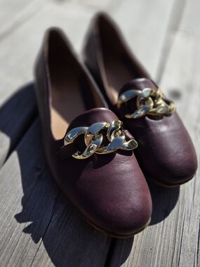 Bueno Leather Chain Detail Flats